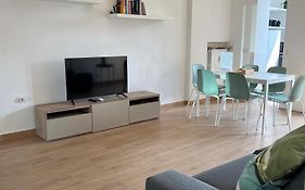 New Apartment With Balcony, Isola Bosco Verticale