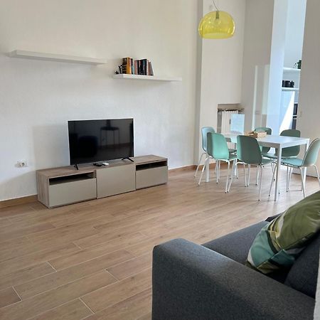 New Apartment With Balcony, Isola Bosco Verticale Milano Esterno foto