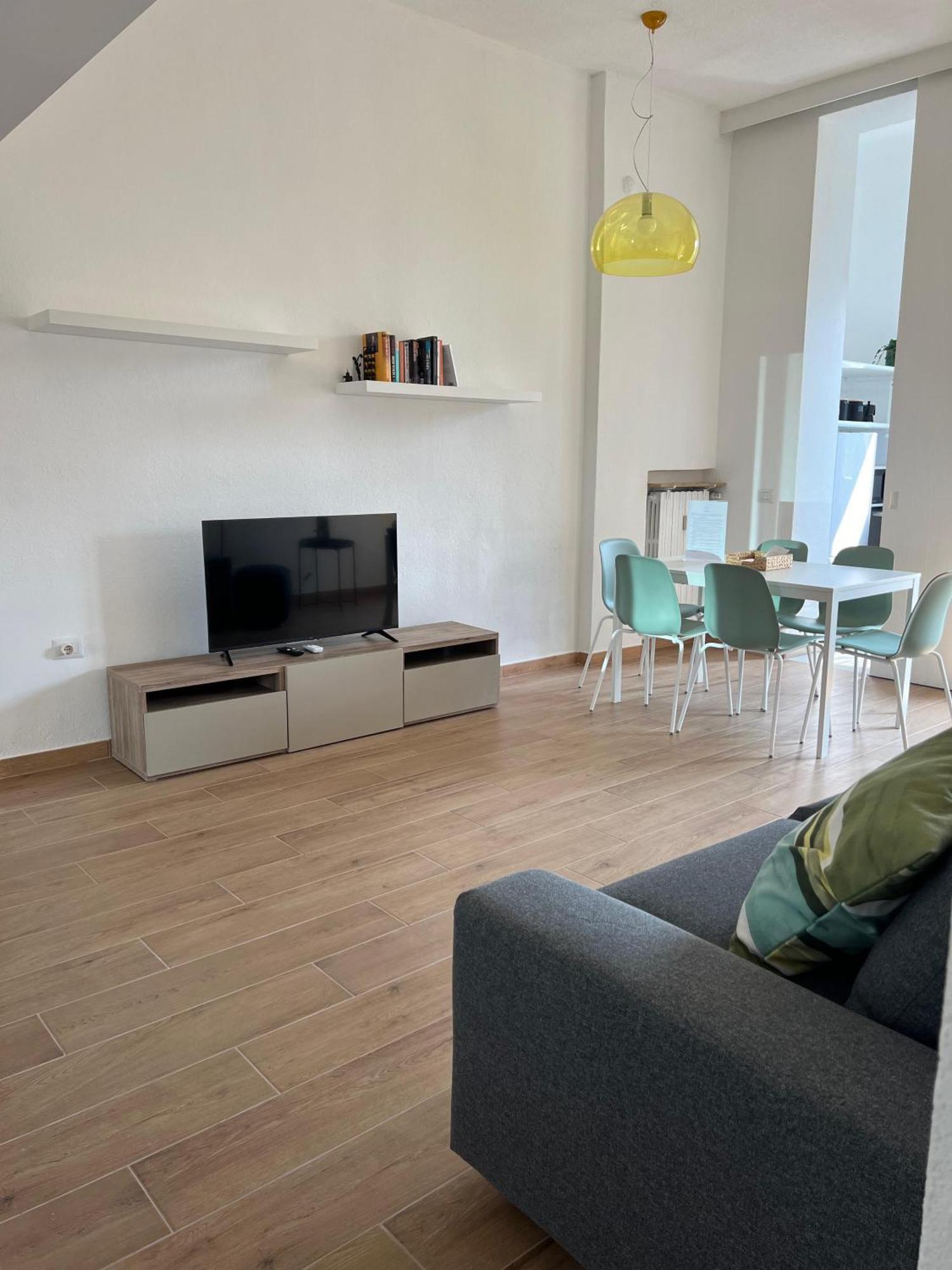 New Apartment With Balcony, Isola Bosco Verticale Milano Esterno foto