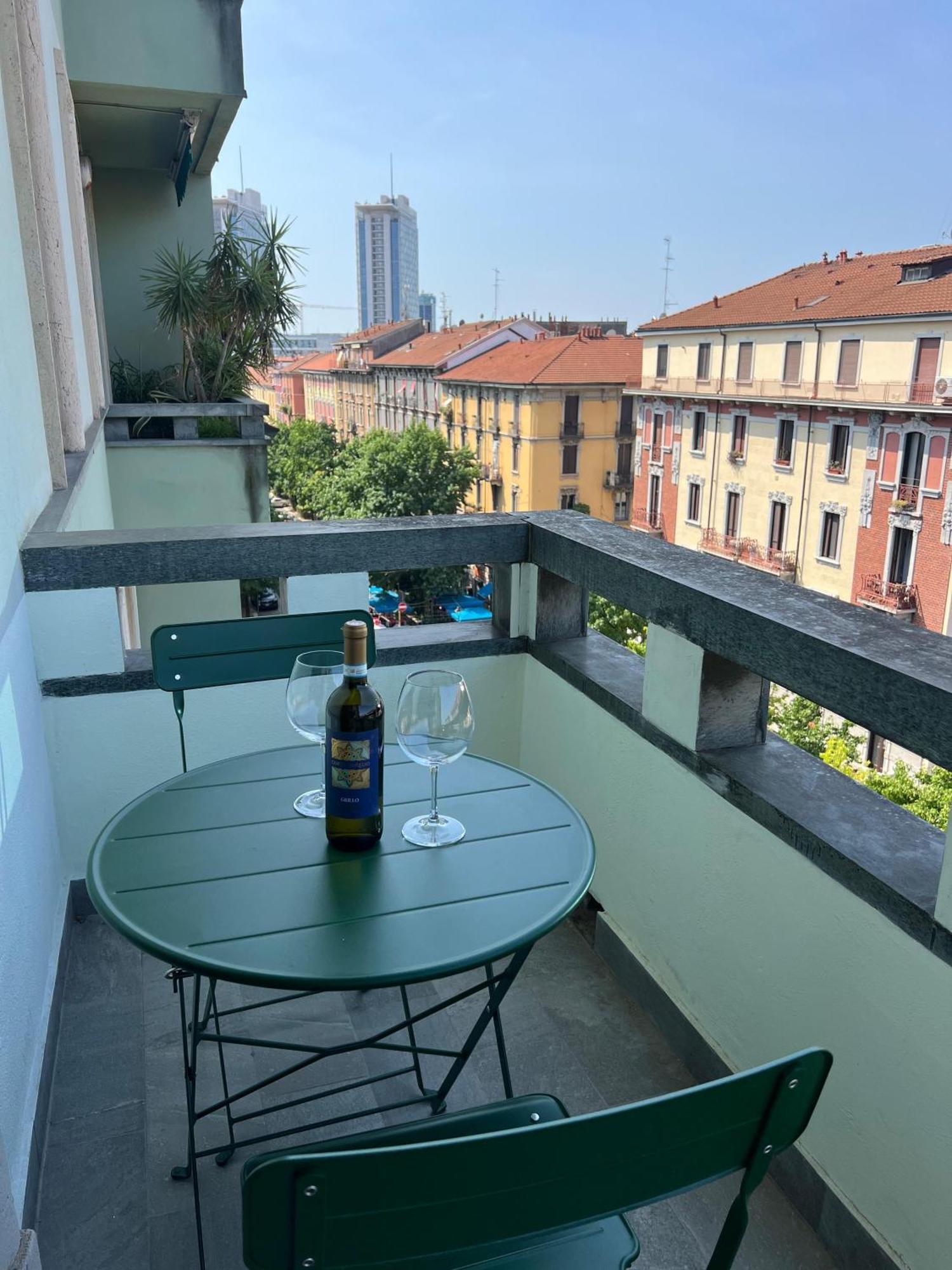 New Apartment With Balcony, Isola Bosco Verticale Milano Esterno foto
