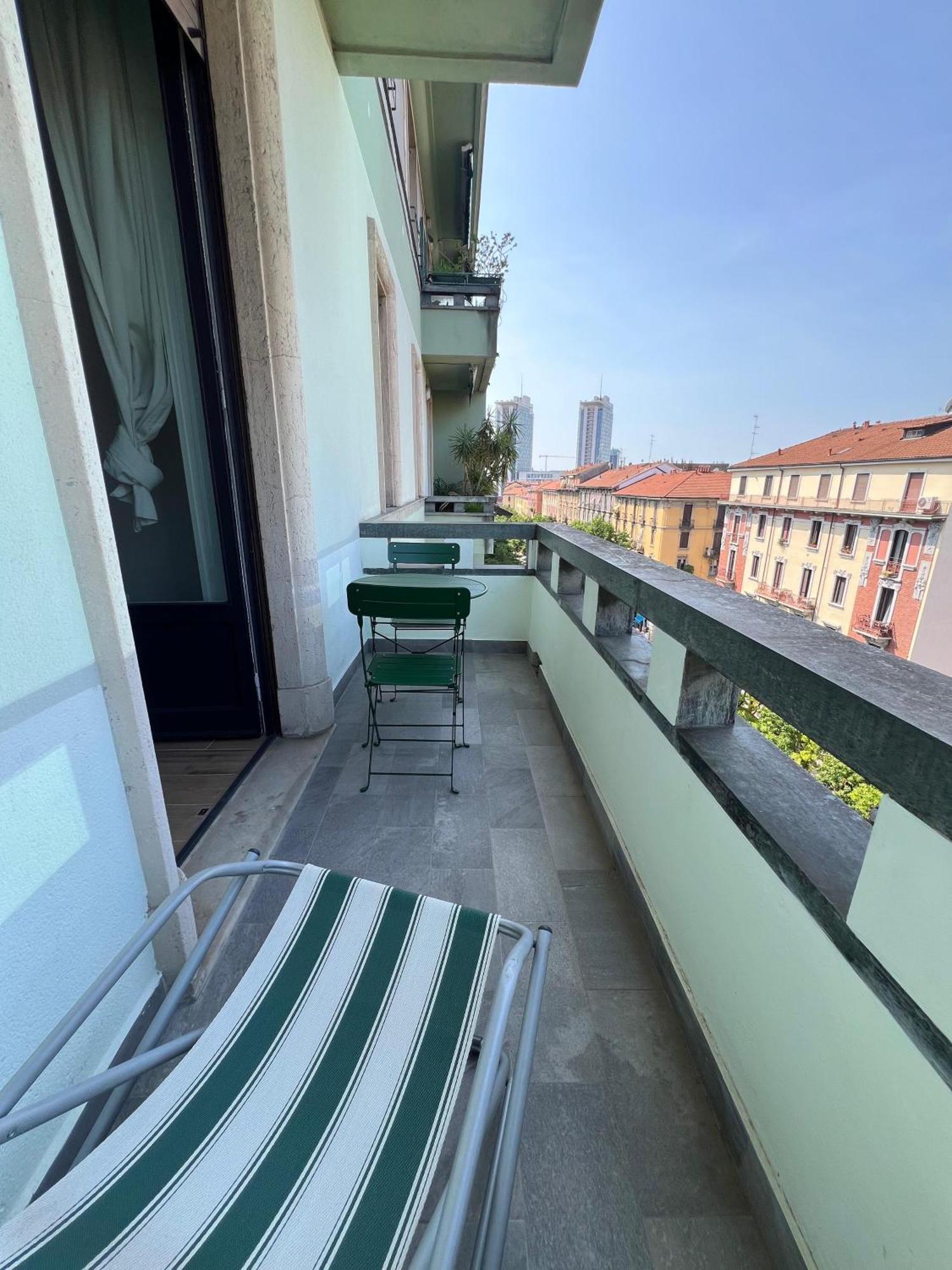 New Apartment With Balcony, Isola Bosco Verticale Milano Esterno foto