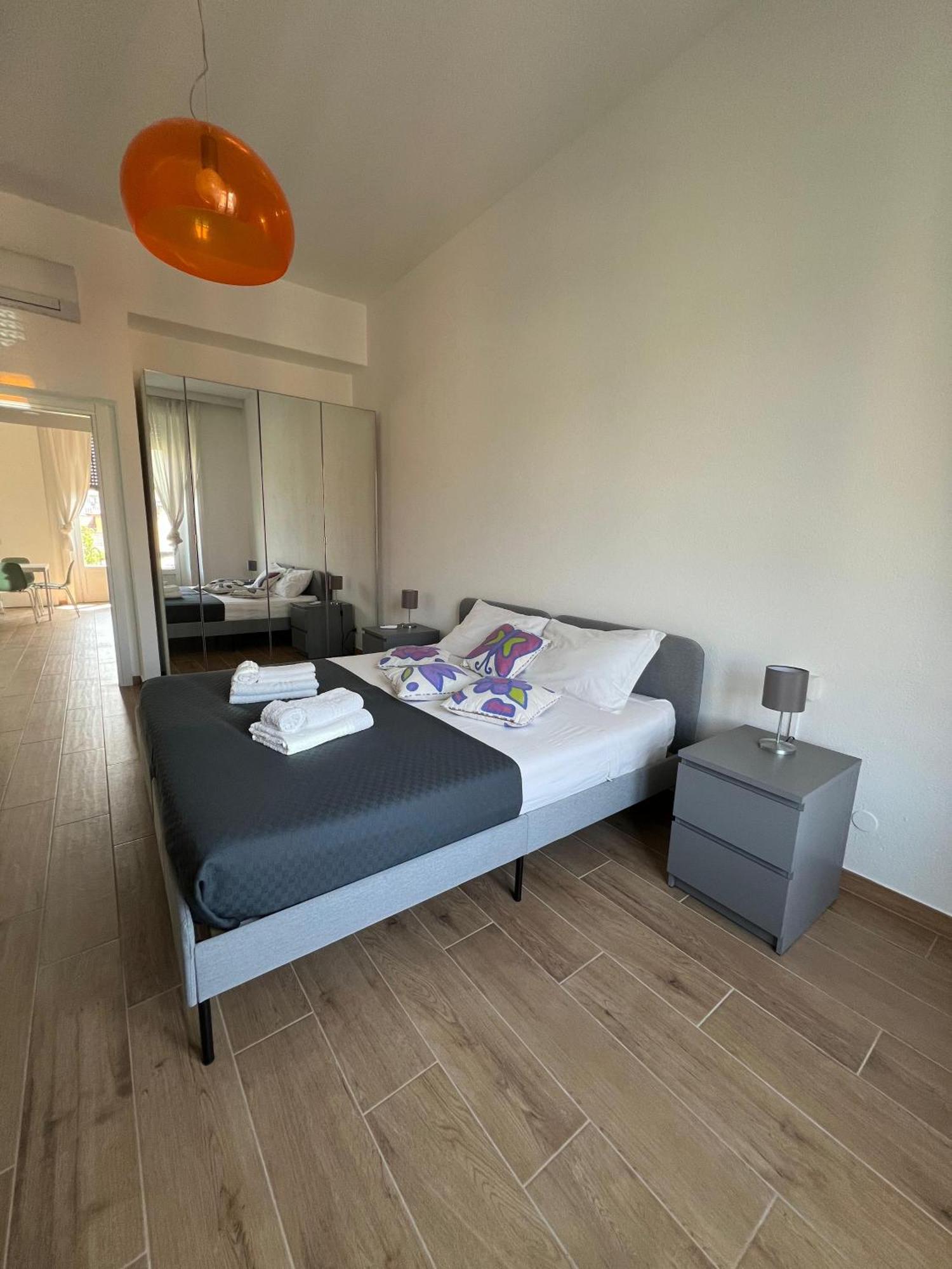 New Apartment With Balcony, Isola Bosco Verticale Milano Esterno foto